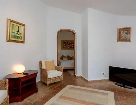 فيلة Vale Do Garrao Sleeps 12 Pool فالي دو لوبو