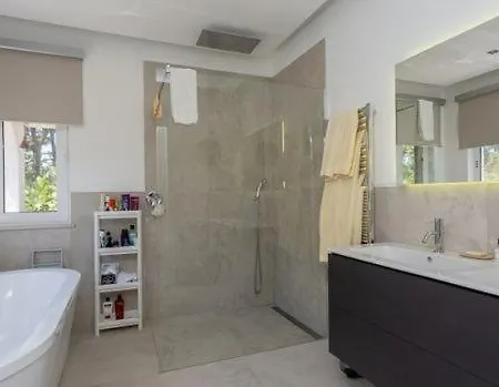 Vale Do Garrao Sleeps 12 Pool Villa Vale do Lobo