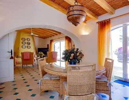 Villa Vale Do Garrao Sleeps 12 Pool Vale do Lobo